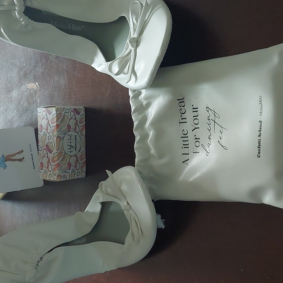 Dancing Flats - Picture 2 of 7